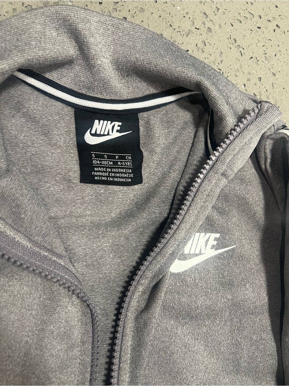 Nike Kids Gray Logo Track Jacket & Joggers Set size 5 - Picture 6 of 14